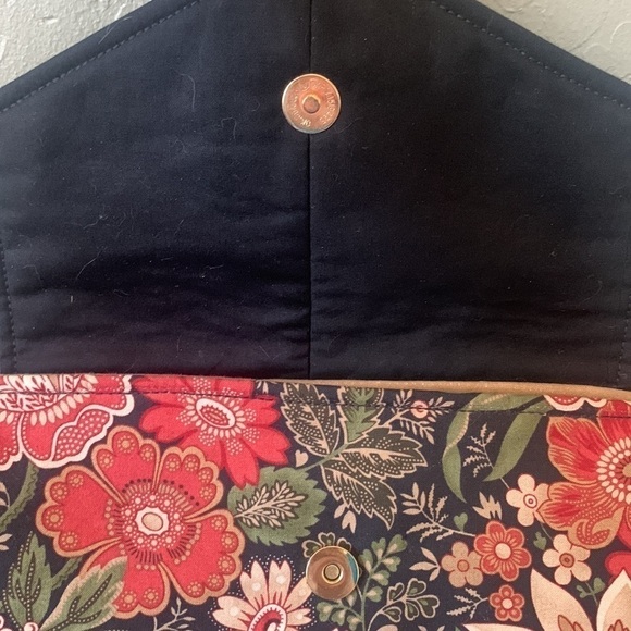 Handmade Quilted Floral Set Custom Shoulder Bag Matching Sunglass Phone Wristlet - Picture 7 of 12